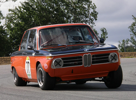 Lars Eegholm i sin BMW 2002.